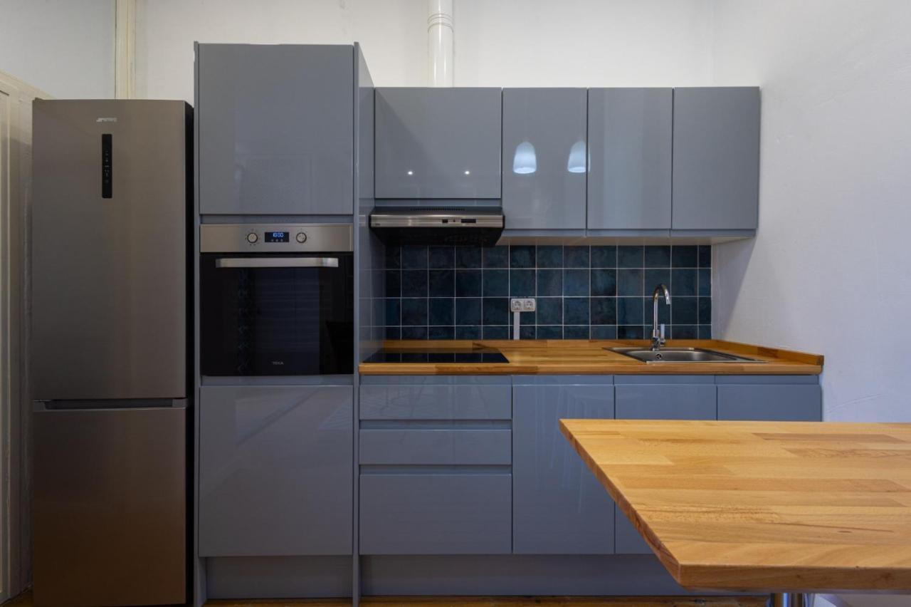 Florit Flats - The Vella Apartment Валенсия Екстериор снимка